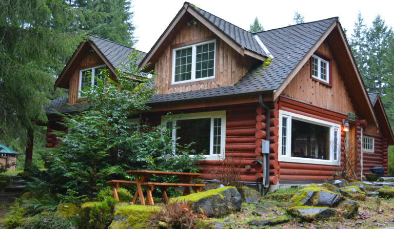 Copper Creekside Cabin